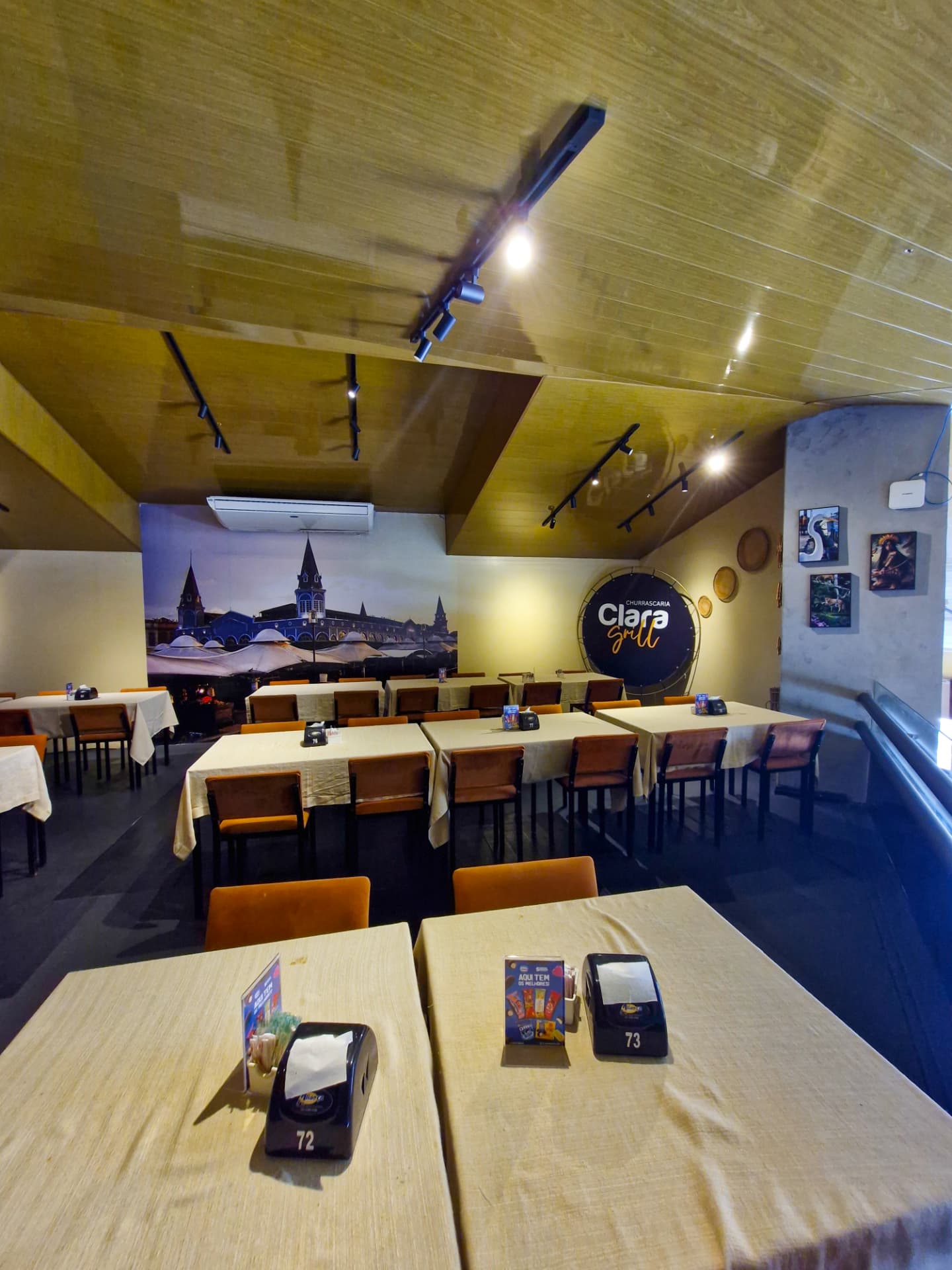 Mezanino reservado para eventos e confraternizações na Clara Grill Ananindeua