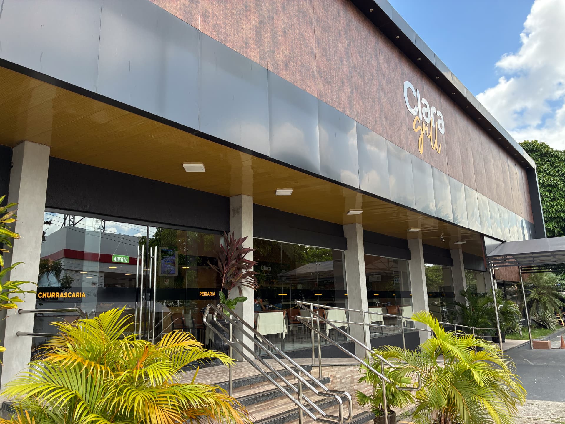 Fachada da Clara Grill Churrascaria e Peixaria em Ananindeua